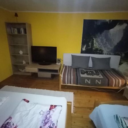 Ferienwohnung Kert Oevezeti Lakas Gyöngyös Exterior foto