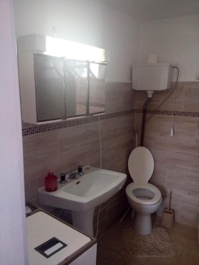 Ferienwohnung Kert Oevezeti Lakas Gyöngyös Exterior foto