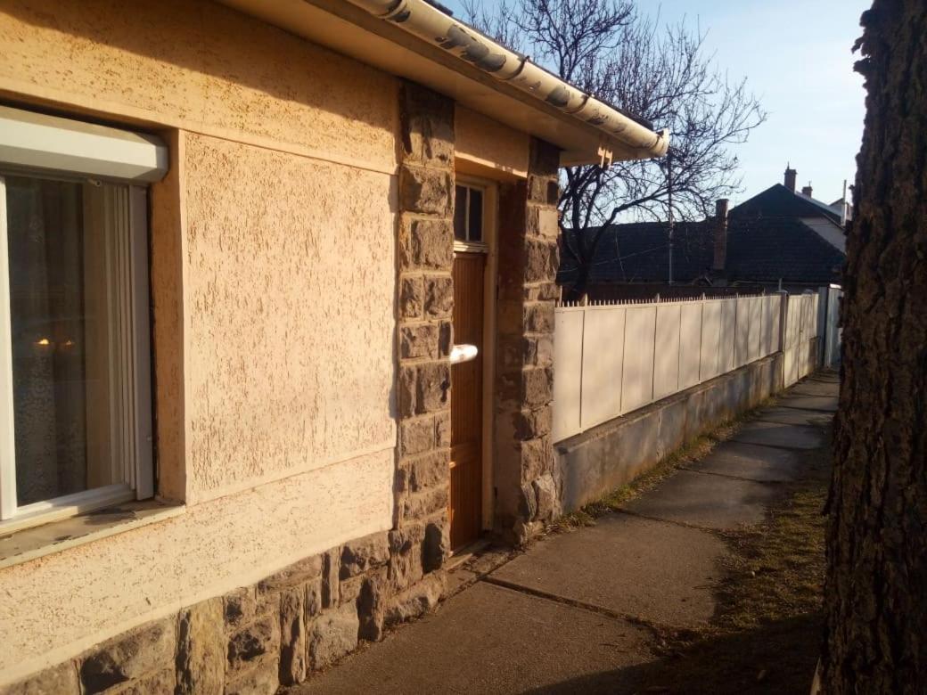 Ferienwohnung Kert Oevezeti Lakas Gyöngyös Exterior foto